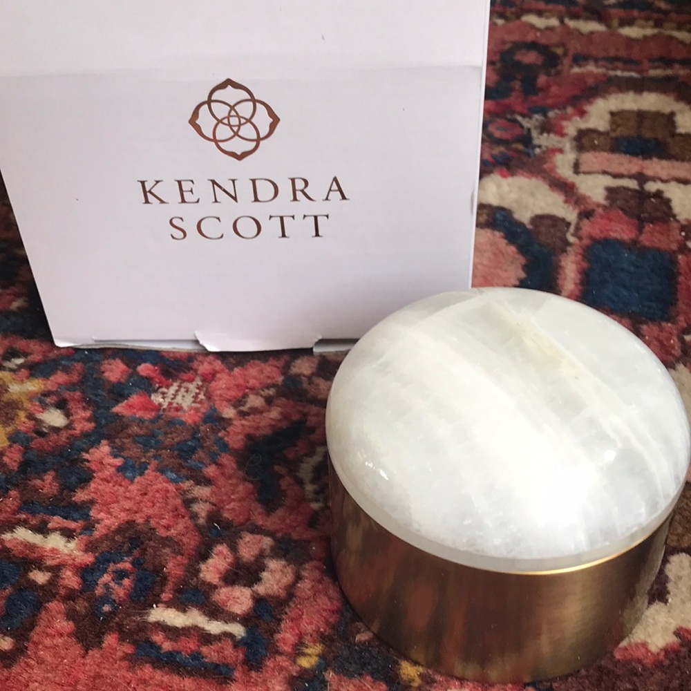 Kendra Scott jewelry holder